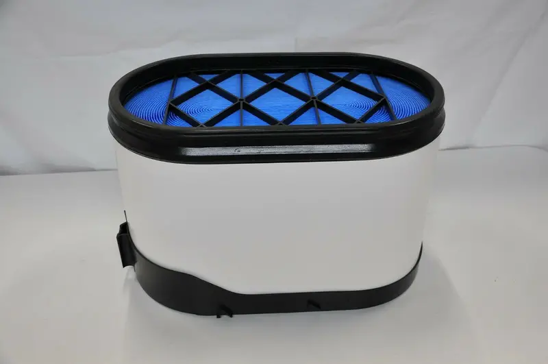 Kenworth T660 Engine Air Filter 1