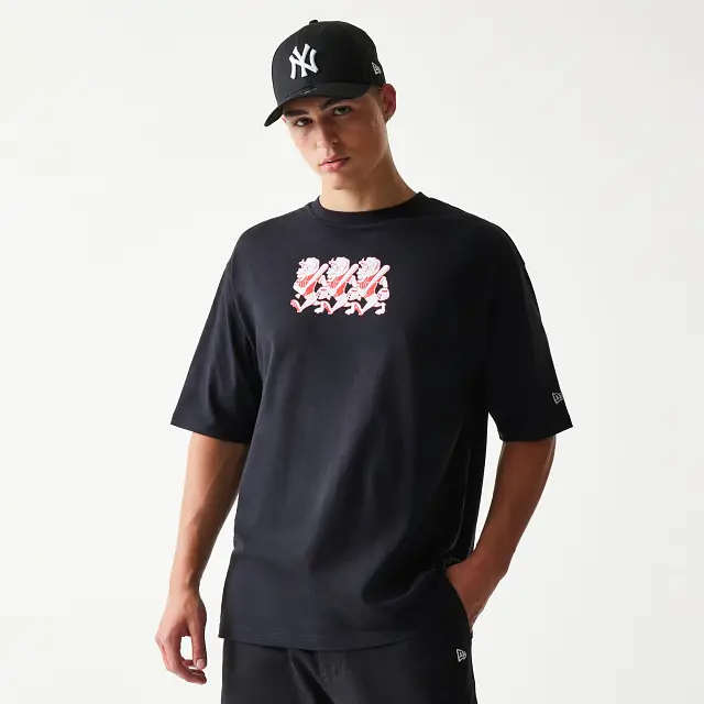 New Era Bulls Character Graphic Short-Sleeve T-Shirt 1