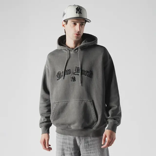 New York Yankees Mlb Old English Arch Sweatshirt 1