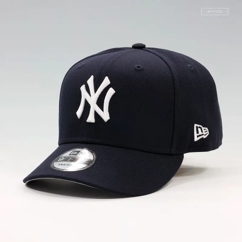 New York Yankees Official Game-Day Snapback – New Era 9Fifty Adjustable Baseball Cap 1
